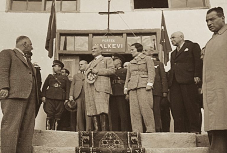 Rebuilding a Nation: “The Foundation of the Turkish Republic is Culture” 10 FEPERDqXEAYyQxR